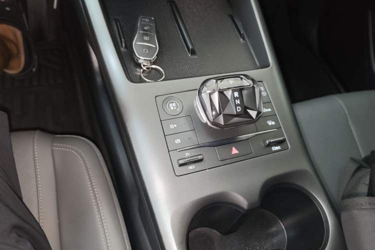Used BYD Qin PLUS 2025 DM-i Smart Drive 55KM Leading Model Gear Lever