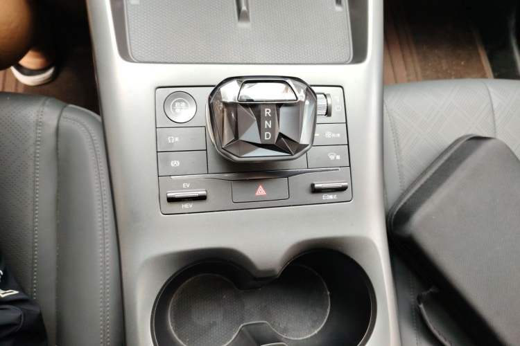 Used BYD Qin PLUS 2025 DM-i Smart Drive 55KM Leading Model Gear Lever
