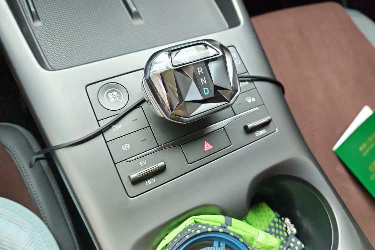 Used BYD Qin PLUS 2025 DM-i Smart Drive 55KM Leading Model Gear Lever