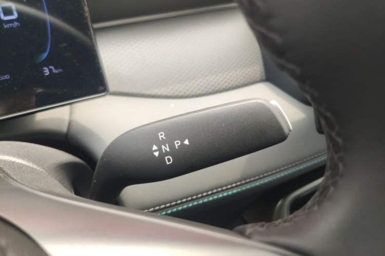 Used BYD Qin PLUS  Gear Lever