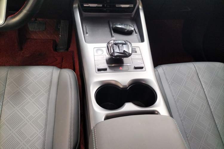 Used BYD Qin PLUS 2025 DM-i Smart Drive 55KM Beyond Model Gear Lever