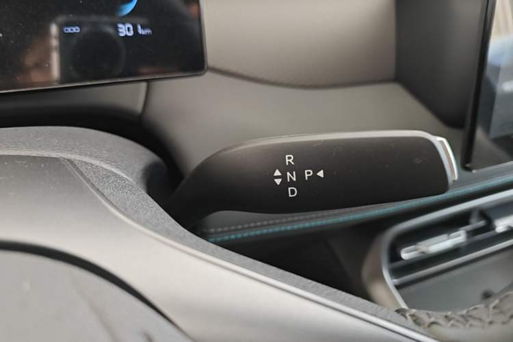 Used BYD Qin PLUS  Gear Lever