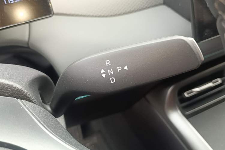 Used BYD Qin PLUS  Gear Lever