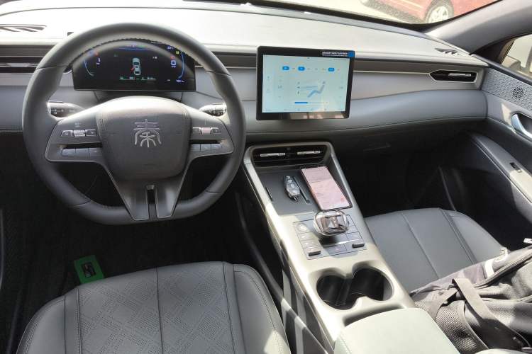 Used BYD Qin PLUS 2025 DM-i Smart Drive 55KM Leading Model Gear Lever