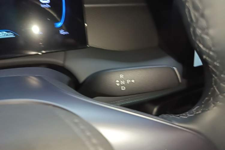 Used BYD Qin PLUS  Gear Lever