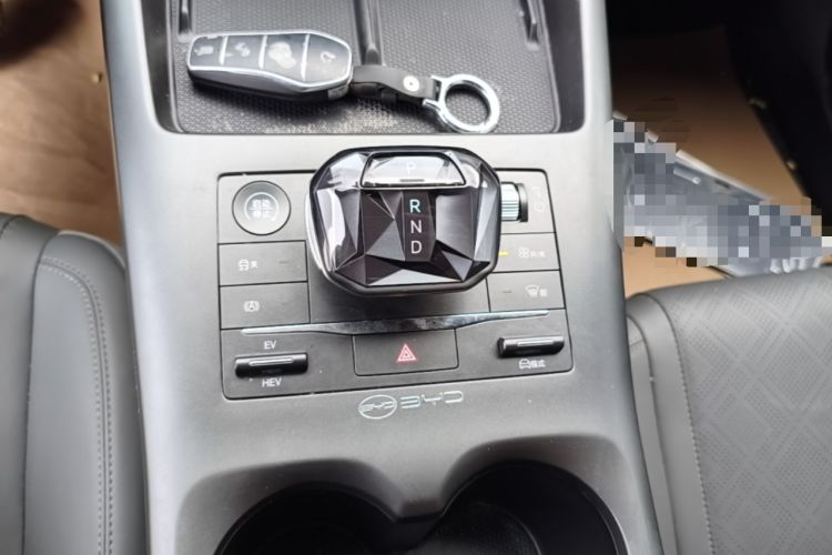 Used BYD Qin PLUS 2025 DM-i Smart Drive 55KM Leading Model Gear Lever