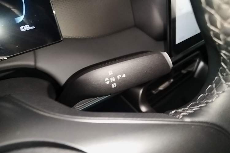 Used BYD Qin PLUS  Gear Lever
