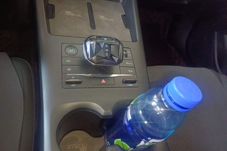 Used BYD Qin PLUS 2025 DM-i Smart Drive 55KM Leading Model Gear Lever