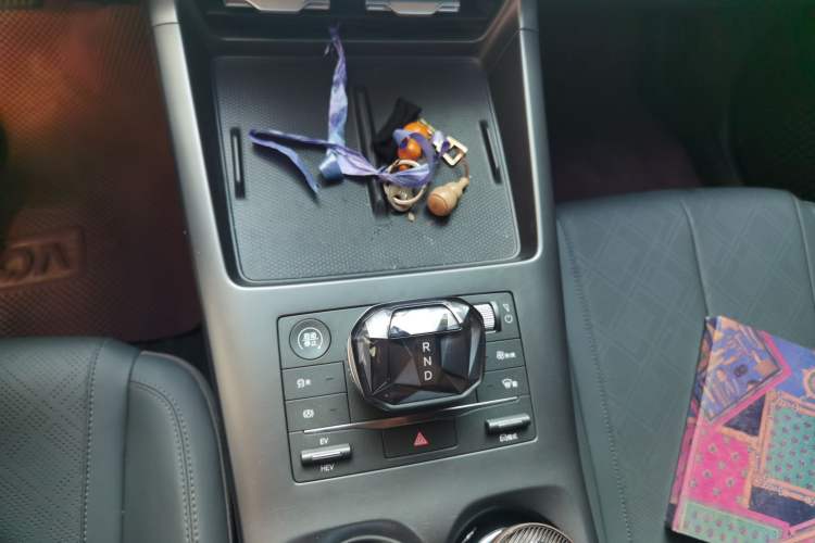 Used BYD Qin PLUS 2025 DM-i Smart Drive 55KM Leading Model Gear Lever