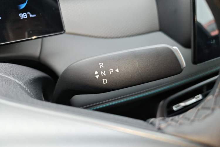 Used BYD Qin PLUS  Gear Lever