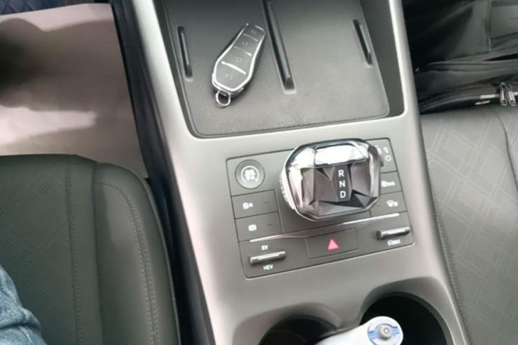 Used BYD Qin PLUS 2025 DM-i Smart Drive 55KM Leading Model Gear Lever