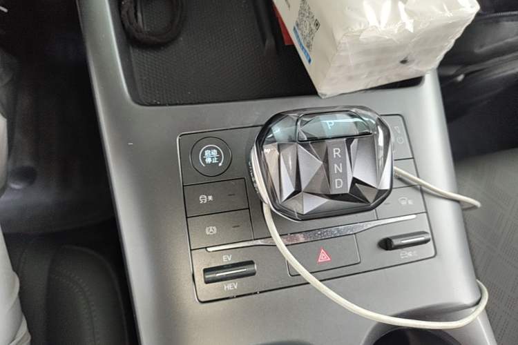 Used BYD Qin PLUS 2025 DM-i Smart Drive 55KM Leading Model Gear Lever