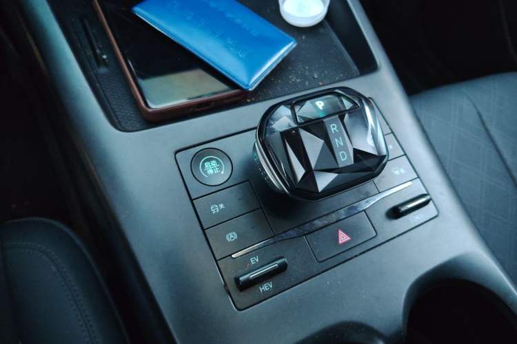 Used BYD Qin PLUS 2025 DM-i Smart Drive 55KM Leading Model Gear Lever