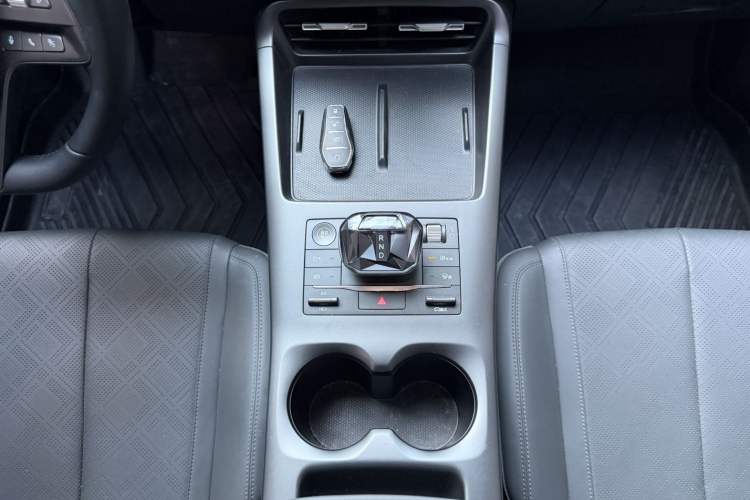 Used BYD Qin PLUS 2025 DM-i Smart Drive 55KM Leading Model Gear Lever