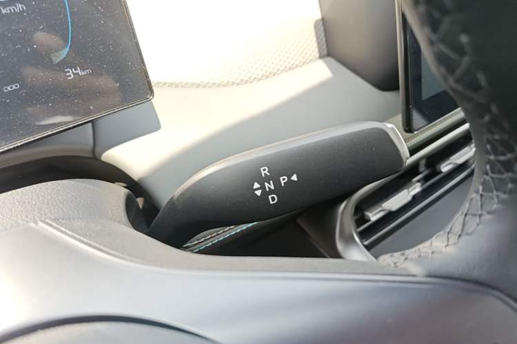 Used BYD Qin PLUS  Gear Lever