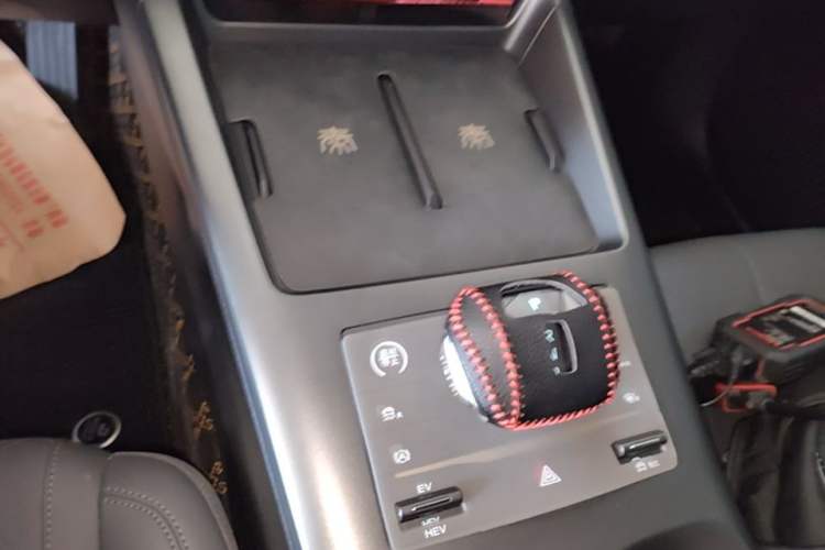 Used BYD Qin PLUS 2025 DM-i Smart Drive 55KM Leading Model Gear Lever