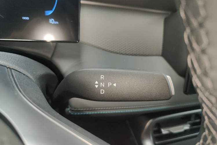 Used BYD Qin PLUS  Gear Lever