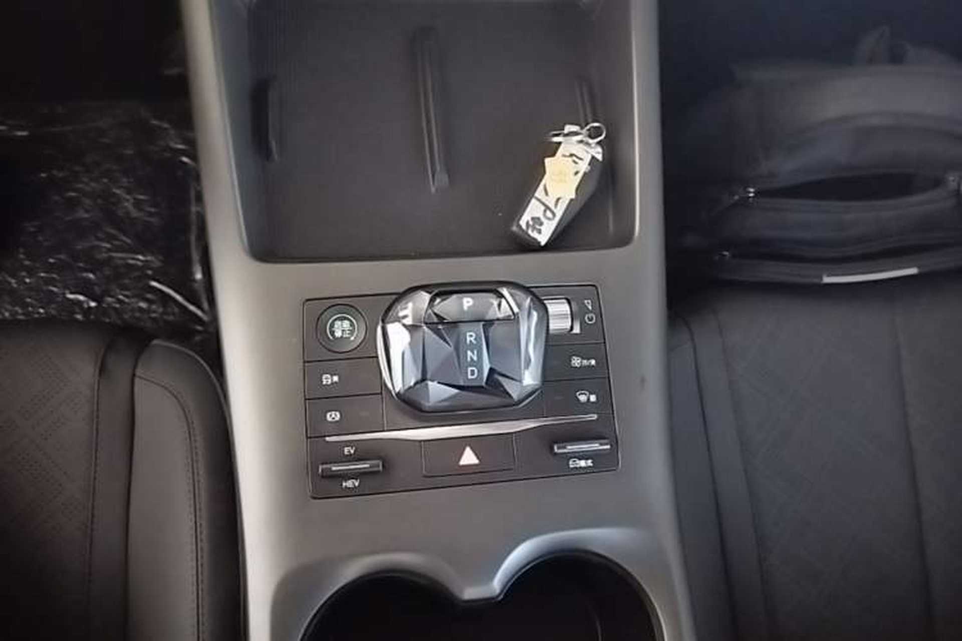 Used BYD Qin PLUS 2025 DM-i Smart Drive 55KM Leading Model Gear Lever