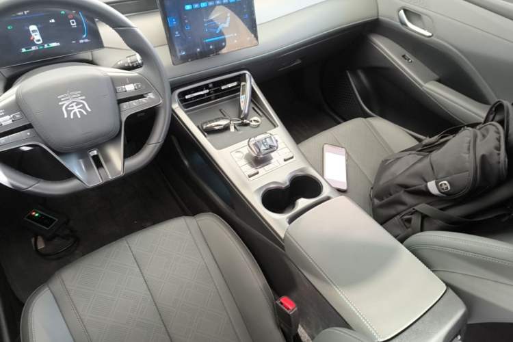 Used BYD Qin PLUS 2025 DM-i Smart Drive 55KM Leading Model Gear Lever