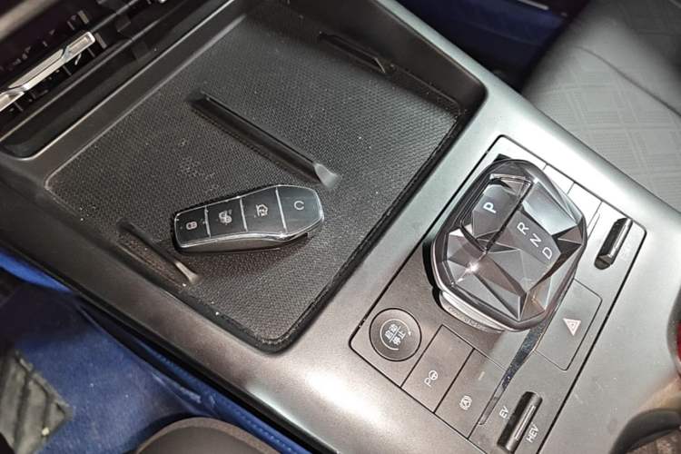 Used BYD Qin PLUS 2025 DM-i Smart Drive 55KM Beyond Model Gear Lever