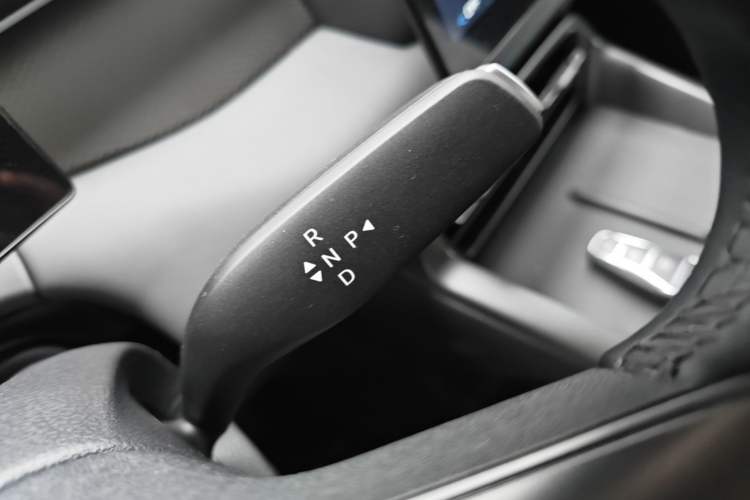 Used BYD Qin PLUS  Gear Lever