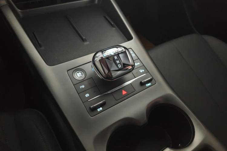 Used BYD Qin PLUS 2025 EV Smart Drive Edition 510KM Leading Model Gear Lever
