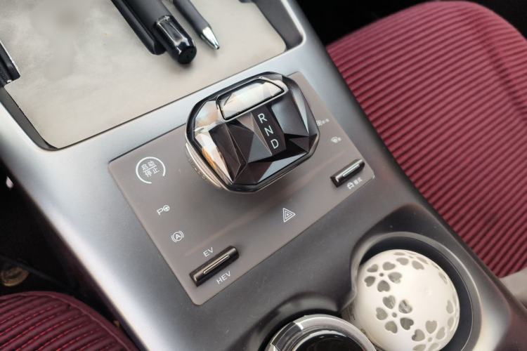 Used BYD Qin PLUS 2025 DM-i Smart Drive 55KM Leading Model Gear Lever