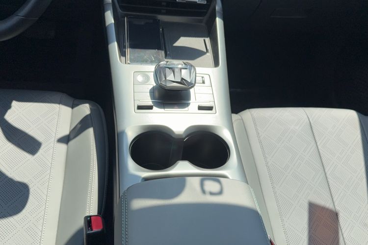 Used BYD Qin PLUS 2025 DM-i Smart Drive 55KM Leading Model Gear Lever