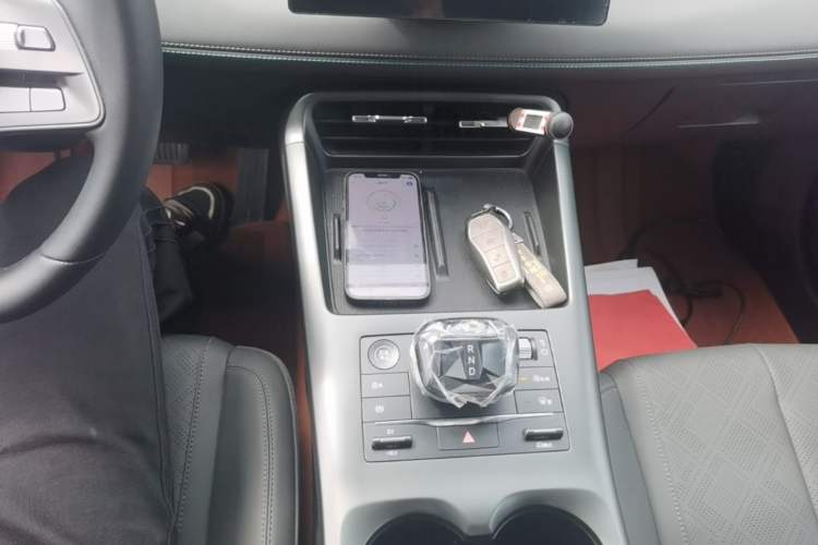 Used BYD Qin PLUS 2025 DM-i Smart Drive 55KM Leading Model Gear Lever