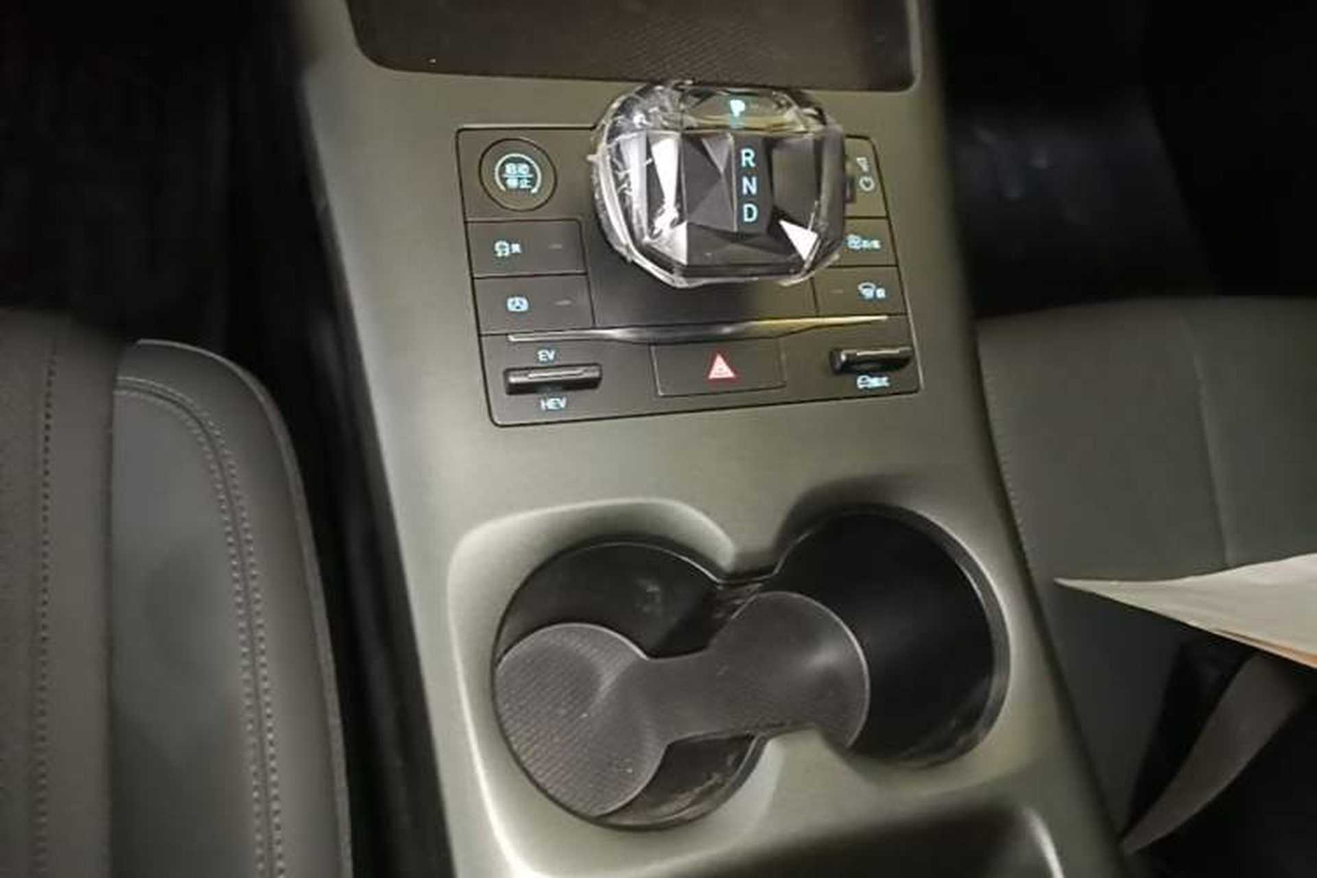 Used BYD Qin PLUS 2025 DM-i Smart Drive 55KM Leading Model Gear Lever