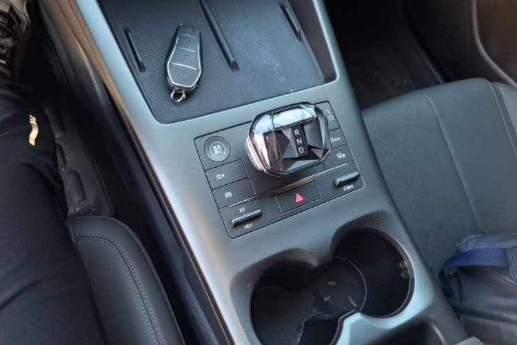 Used BYD Qin PLUS 2025 DM-i Smart Drive 55KM Leading Model Gear Lever