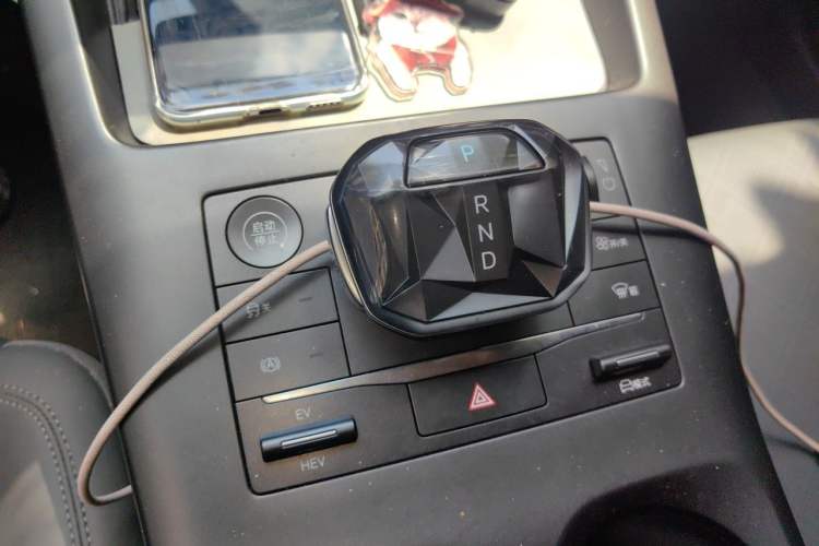 Used BYD Qin PLUS 2025 DM-i Smart Drive 55KM Leading Model Gear Lever