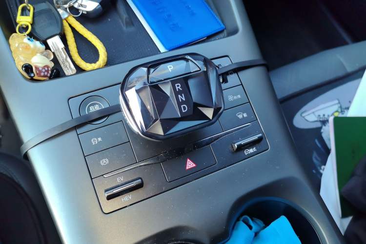Used BYD Qin PLUS 2025 DM-i Smart Drive 55KM Leading Model Gear Lever