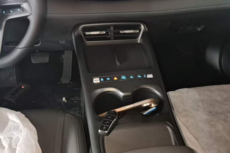 Used BYD Qin PLUS  Gear Lever