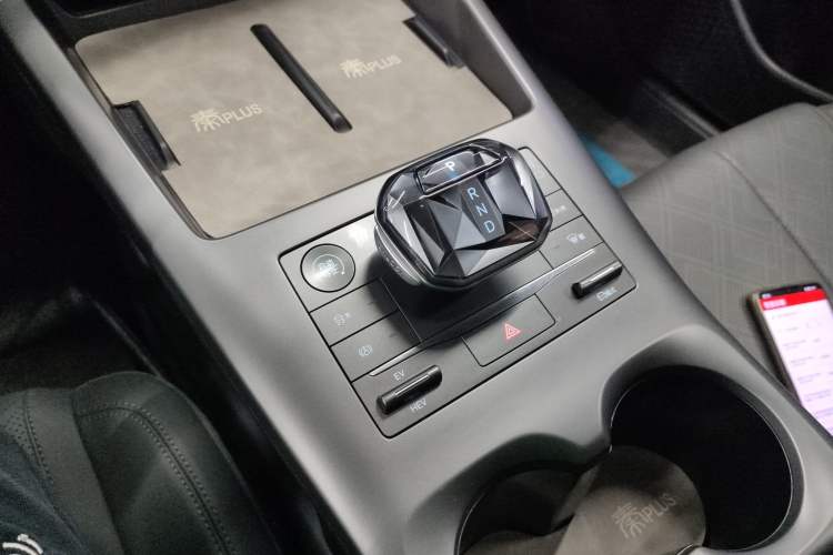 Used BYD Qin PLUS 2025 DM-i Smart Drive 55KM Leading Model Gear Lever