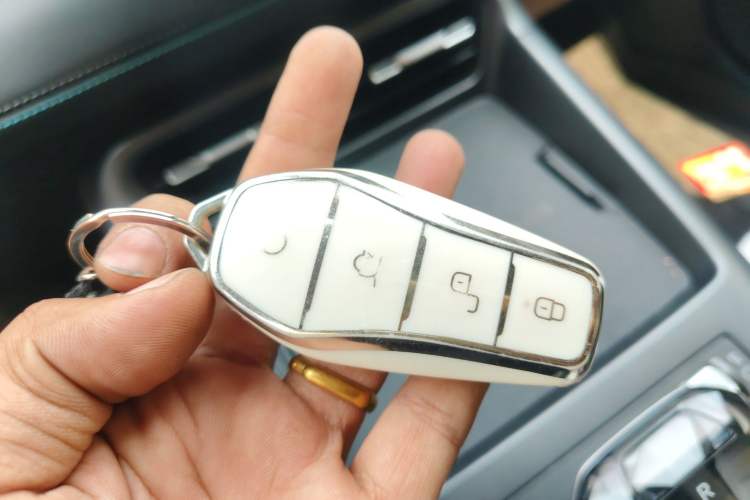 Used BYD Qin PLUS 2025 DM-i Smart Drive 55KM Leading Model Interior 1