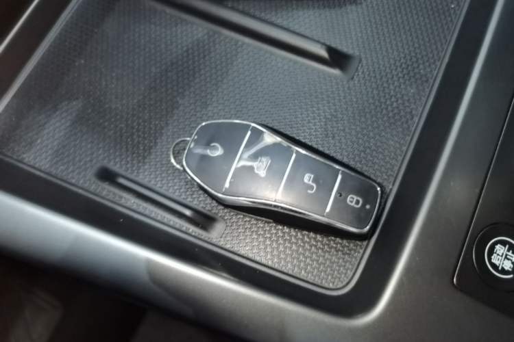 Used BYD Qin PLUS 2025 DM-i Smart Drive 55KM Leading Model Interior 1