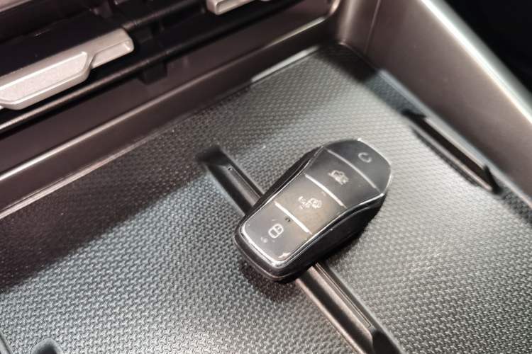 Used BYD Qin PLUS 2025 DM-i Smart Drive 55KM Leading Model Interior 1
