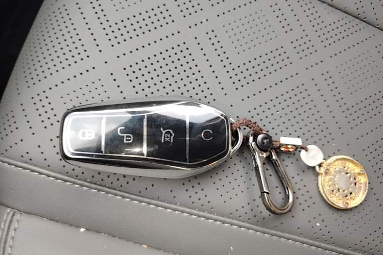 Used BYD Qin PLUS 2025 DM-i Smart Drive 55KM Leading Model Interior 1