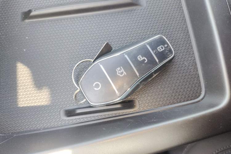 Used BYD Qin PLUS 2025 DM-i Smart Drive 55KM Leading Model Interior 1