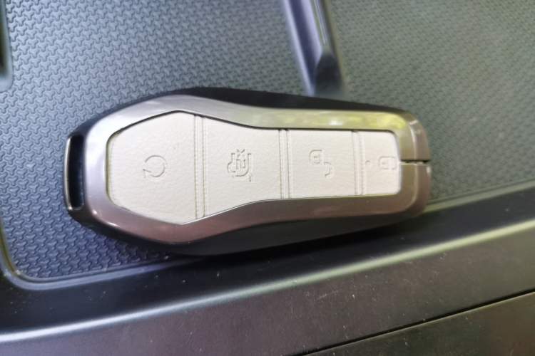 Used BYD Qin PLUS 2025 DM-i Smart Drive 55KM Leading Model Interior 1