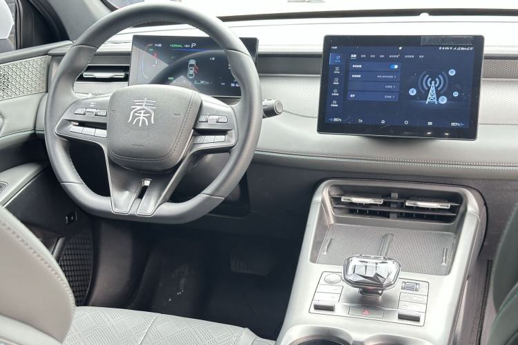 Used BYD Qin PLUS 2025 DM-i Smart Drive 55KM Leading Model Interior 1