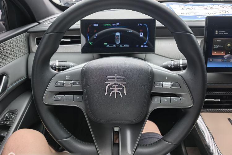 Used BYD Qin PLUS 2025 DM-i Smart Drive 55KM Leading Model Interior 1