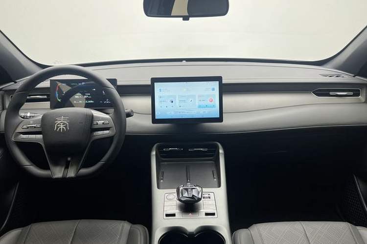 Used BYD Qin PLUS 2025 DM-i Smart Drive 55KM Leading Model Interior 1