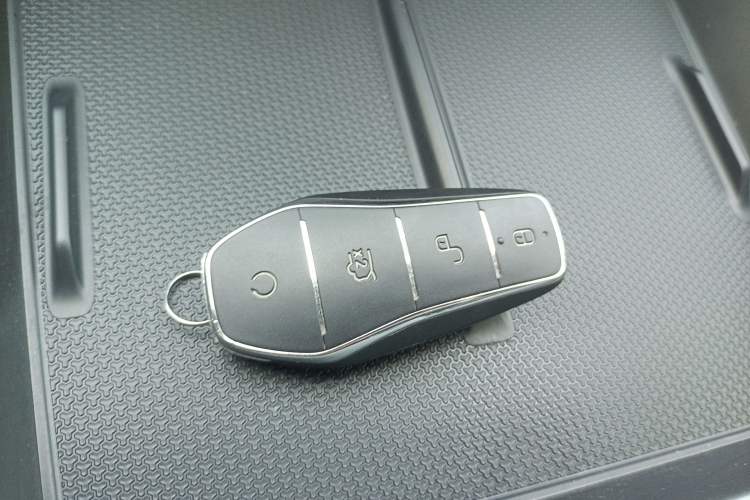 Used BYD Qin PLUS 2025 DM-i Smart Drive 55KM Leading Model Interior 1