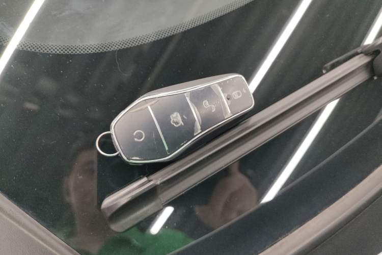 Used BYD Qin PLUS 2025 DM-i Smart Drive 55KM Leading Model Interior 1