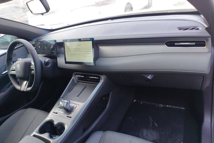 Used BYD Qin PLUS 2025 DM-i Smart Drive 55KM Leading Model Interior 2