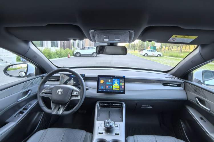 Used BYD Qin PLUS 2025 DM-i Smart Drive 55KM Leading Model Interior 2