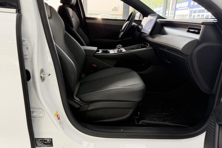 Used BYD Qin PLUS 2025 DM-i Smart Drive 120KM Superior Model Interior 2