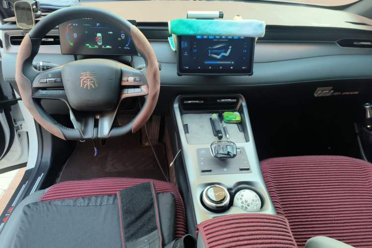 Used BYD Qin PLUS 2025 DM-i Smart Drive 55KM Leading Model Interior 2